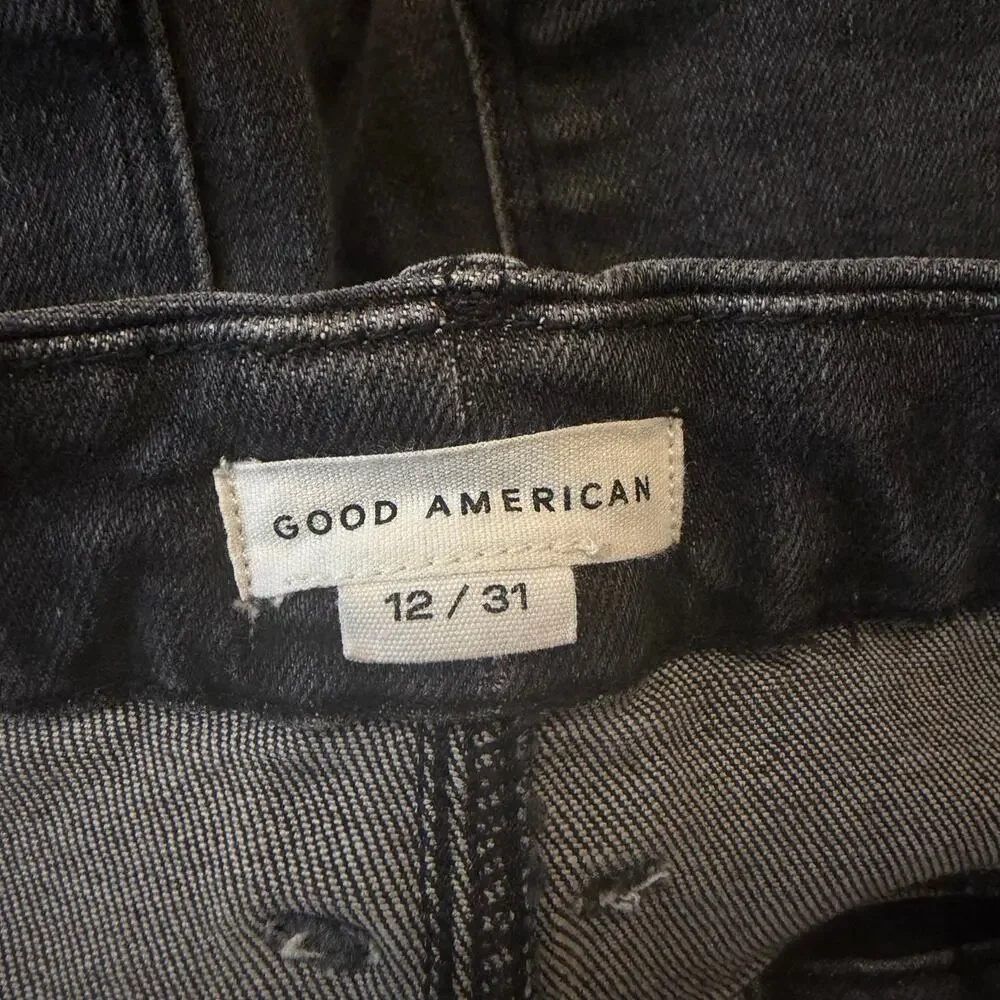 Good American Good Petite Frayed Skinny Jeans in a gray-black stretch denim